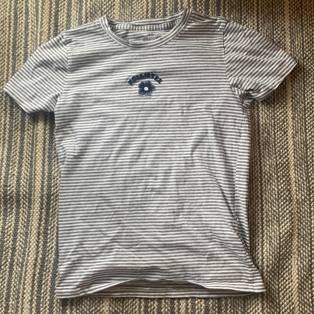 Hollister, t-shirt with flower, Size XS